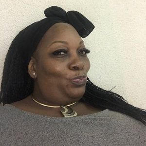 Meet your Posher, Tinya